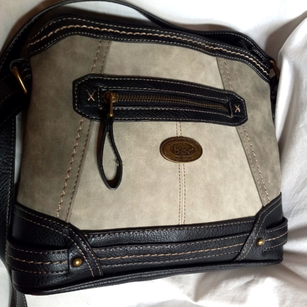 Crossbody medium purse by BOC